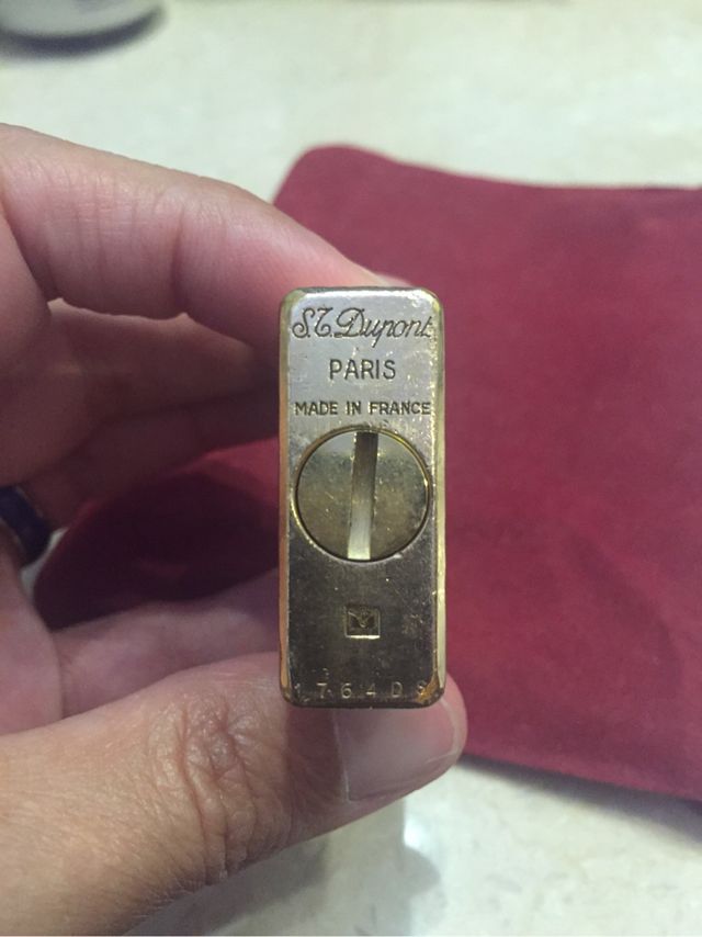 Mechero Dupont bañado en oro