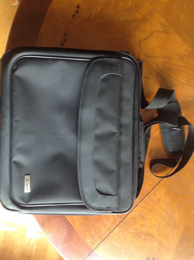 MALETIN ORDENADOR PORTATIL  TARGUS