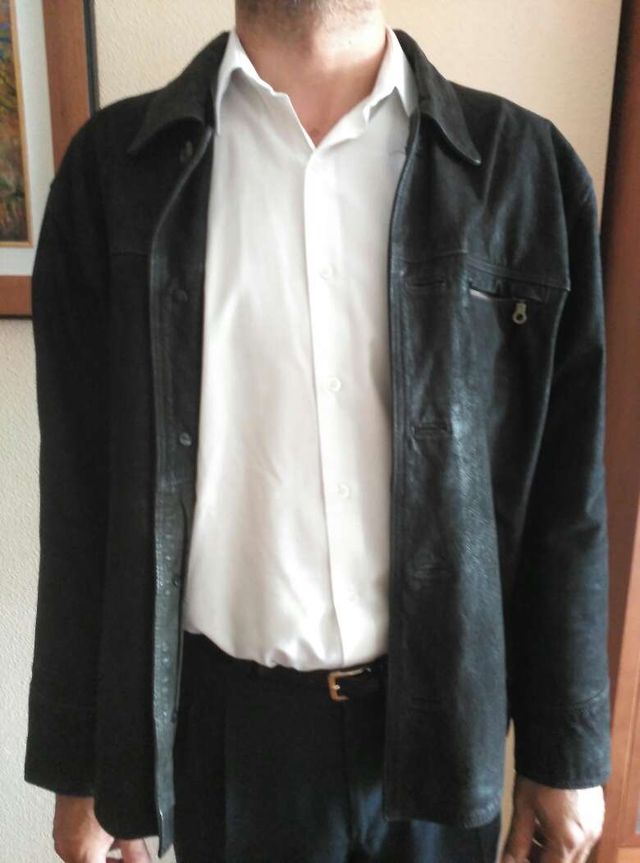 Abrigo de piel. Nobuck marron. T L