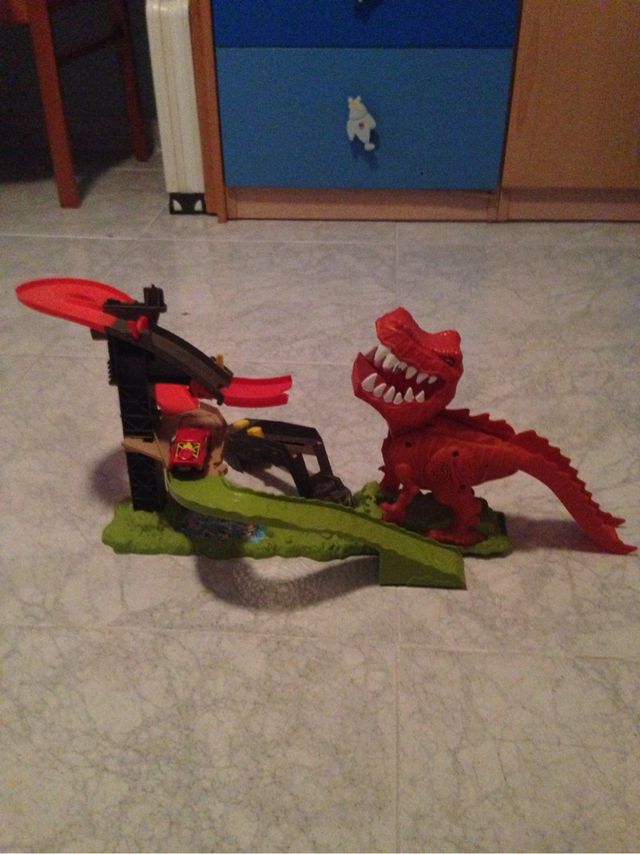 Hot Wheels- Ataque del T-Rex