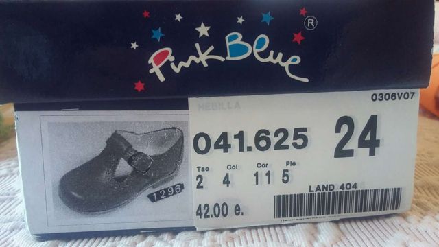 Traje de niño y zapatos