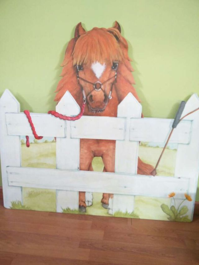 Cabecero cama infantil pintado a mano