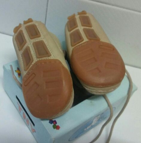 bebé. Zapatos talla 18