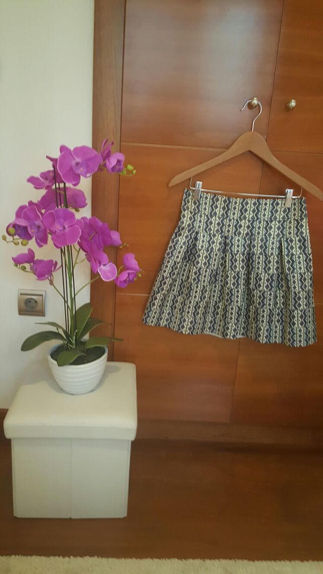 Falda elástica con brillos