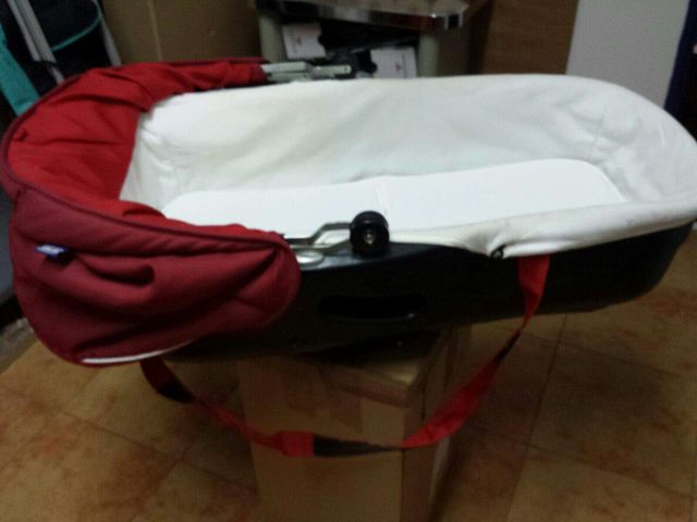 Capazo y maxicosi marca Chicco en perfectas condic
