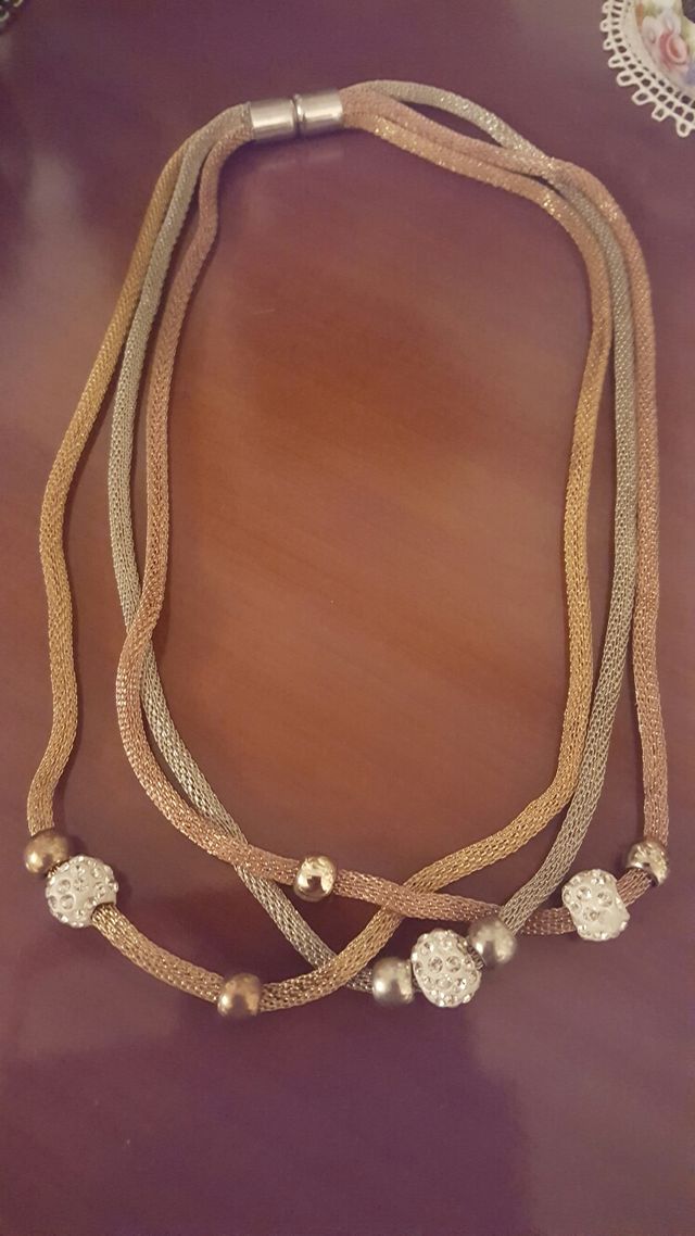 Gargantilla fantasía