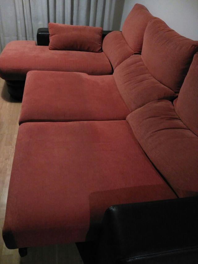 Sofá con chaise longue