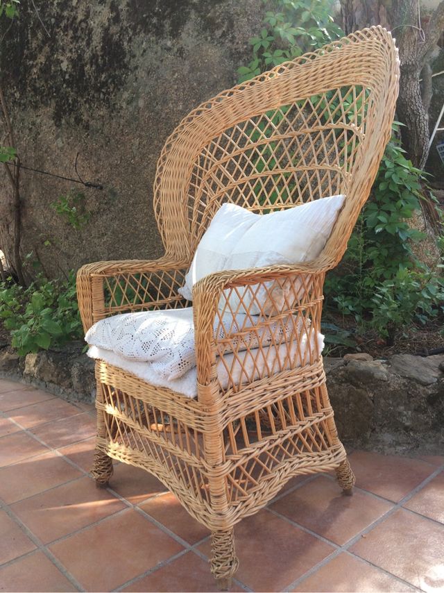 Sillon Colgante De Mimbre Una silla o sillón colgante de mimbre te