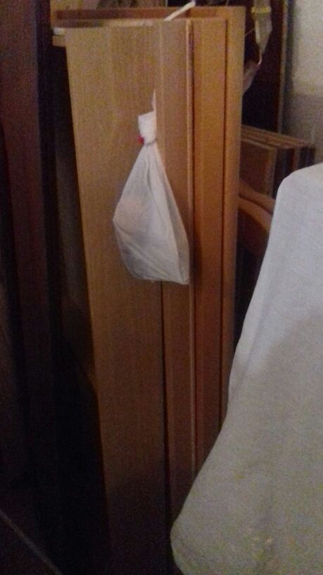 Cuna con un cajón y aparte colchón y chichonera