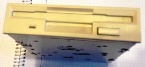 DISKETERA NEWTRONICS MITSUMI MODELO D35