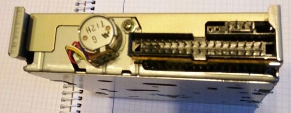 DISKETERA NEWTRONICS MITSUMI MODELO D35