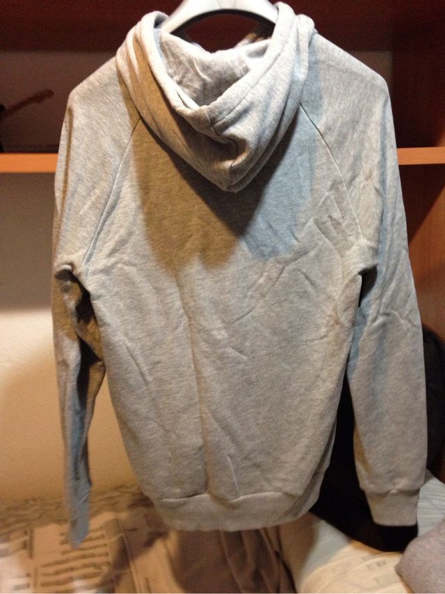 Sudadera Bershka Talla M (Hombre)