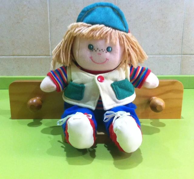 Lámpara, lamparita y perchero