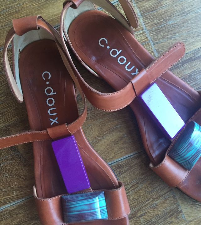 Vendo sandalia baja C DOUX N 39