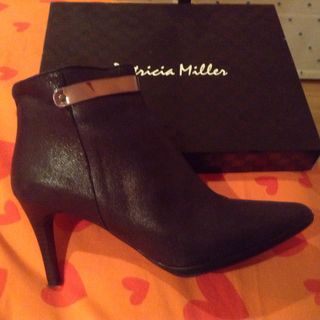 Botines Patricia Miller Negros Talla 41 de segunda mano por 18 EUR en  Madrid en WALLAPOP