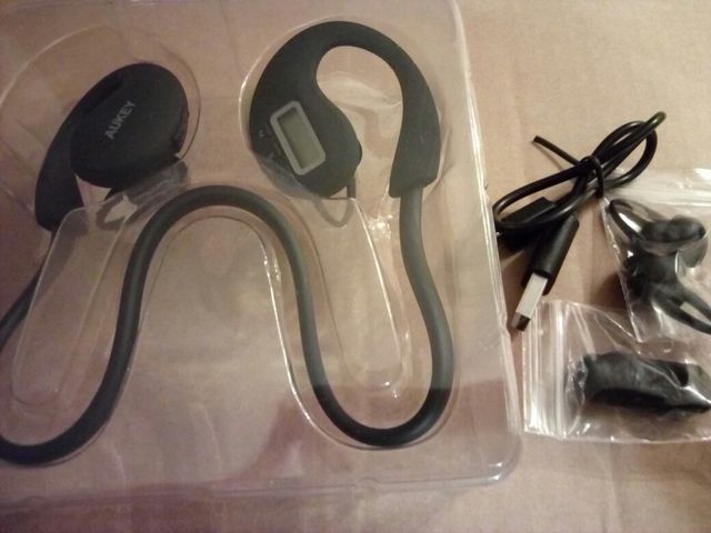 NUEVOS Auriculares con podómetro a estrenar