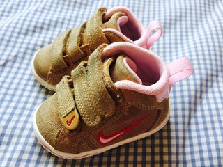 nike bota camel