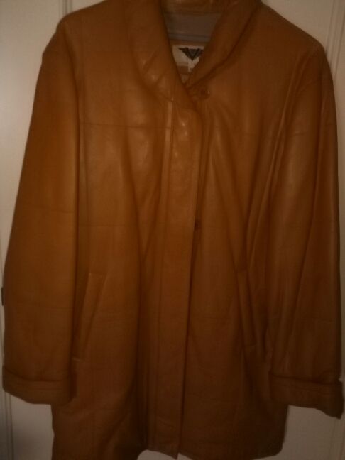 Chaqueta de piel 3/4 Talla 46 color mostaza