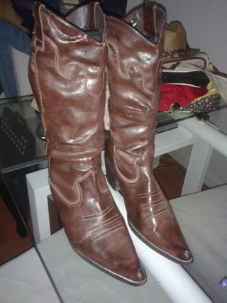Botas cowboy piel mujer de segunda mano por 10 EUR en Torrejón de Ardoz en  WALLAPOP