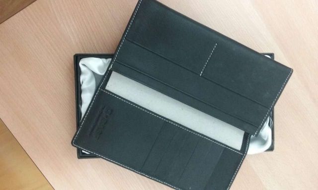 Cartera piel NUEVA . OPORTUNIDAD