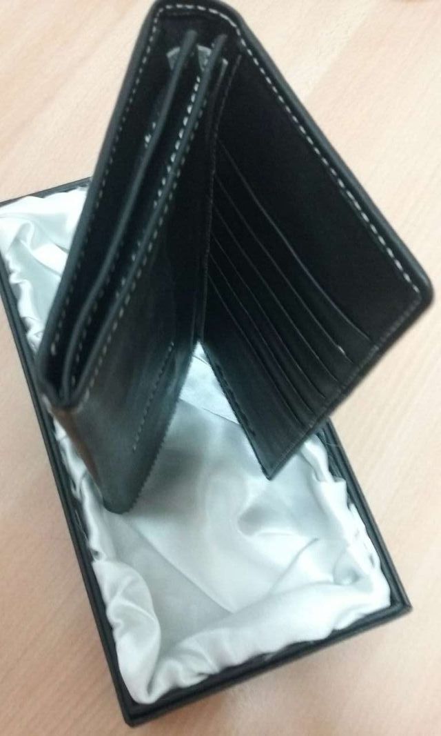 Cartera piel NUEVA . OPORTUNIDAD