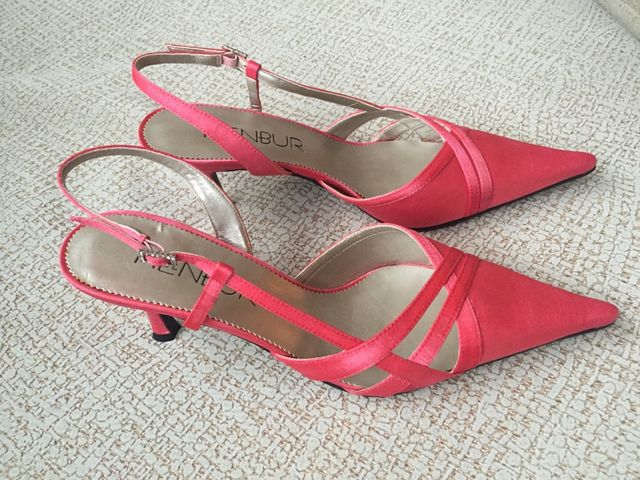 Zapato de fiesta en seda sin estrenar