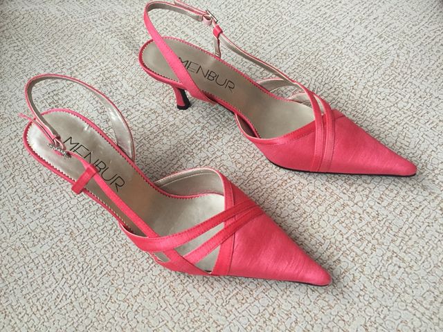 Zapato de fiesta en seda sin estrenar