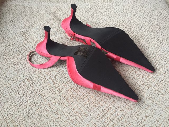 Zapato de fiesta en seda sin estrenar