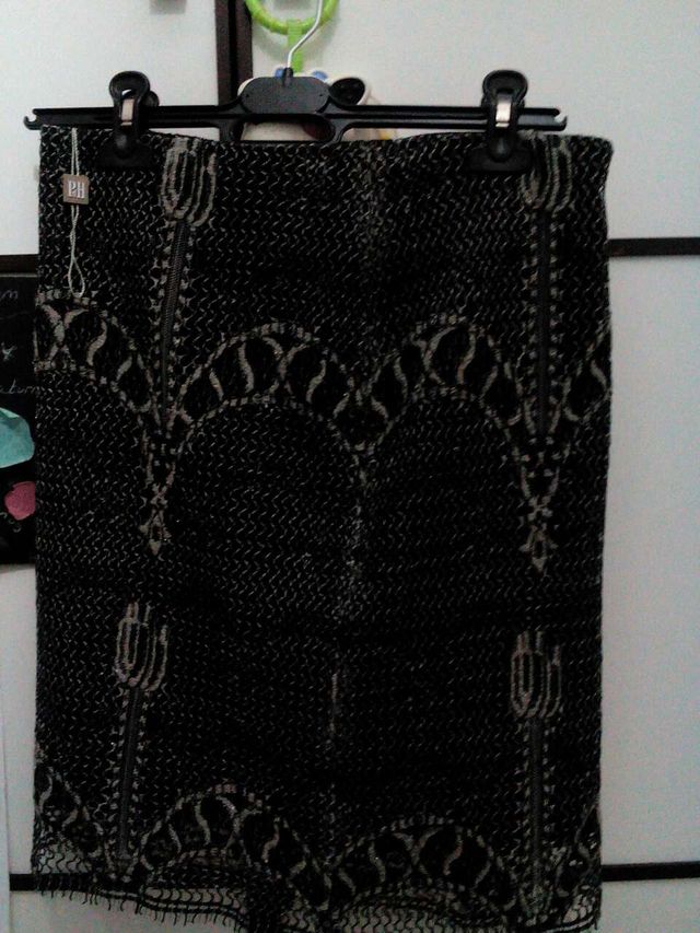 Falda Encaje Pedro Del Hierro.