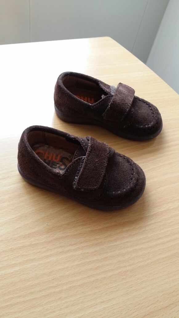 Zapatito marca chuches sin estrenar.numero 19