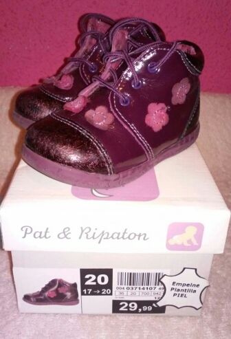 Botitas n°20 y n°18 moradas