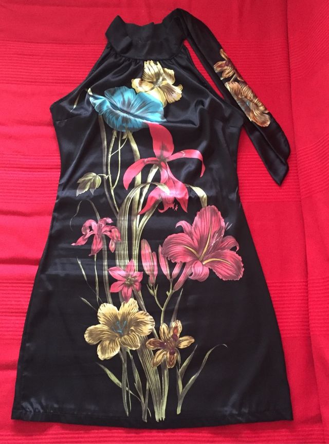 Vestido de raso muy elegante