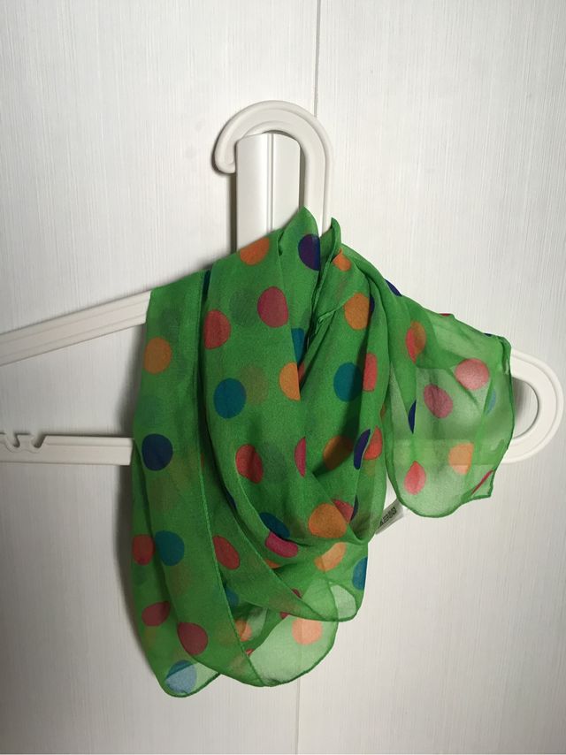 Pañuelo verde a topos