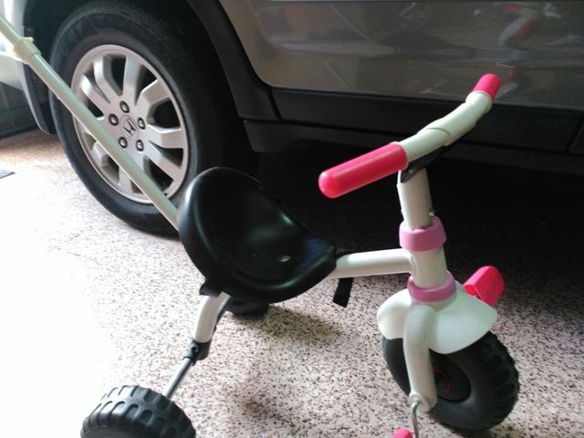 Triciclo niña con palo