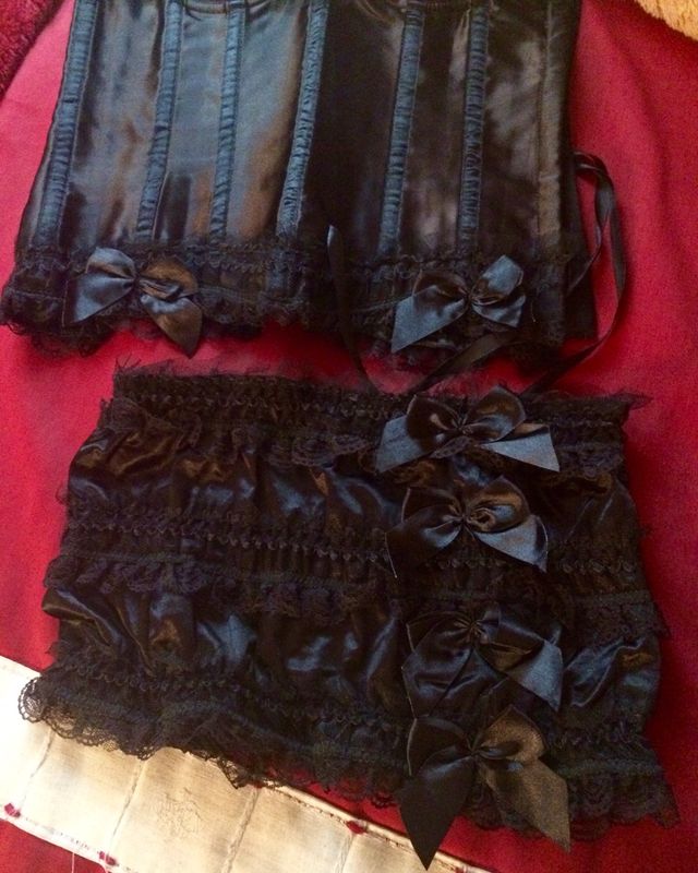 Conjunto corset raso negro