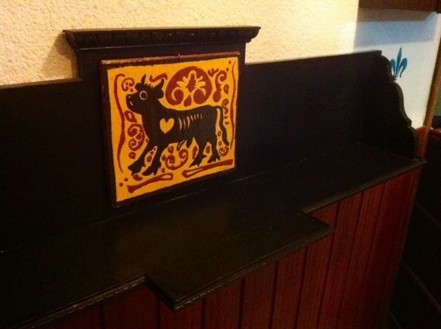 Estanteria Antigua Con Placa Ceramica