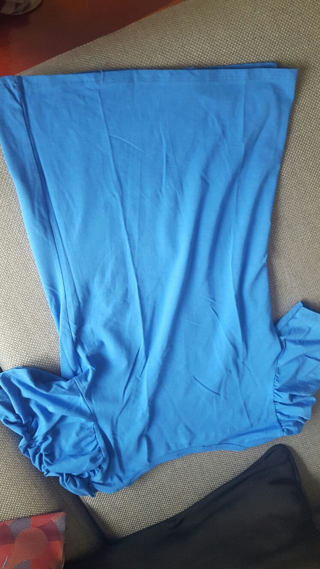 Camiseta azul basica