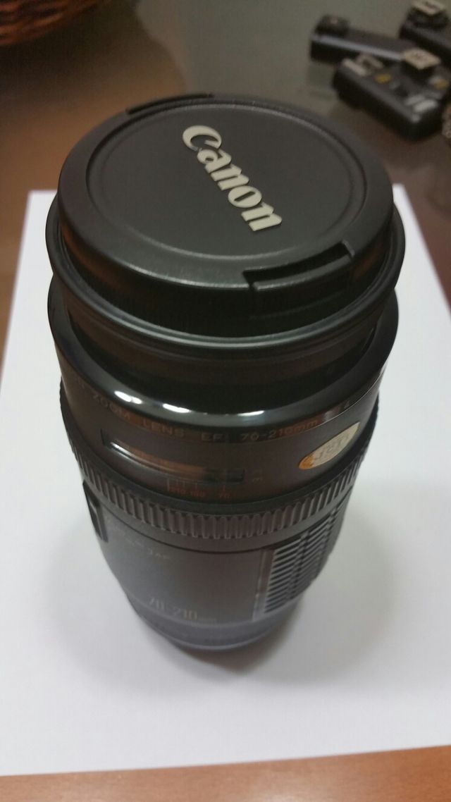 Objetivo 70.210 mm F4