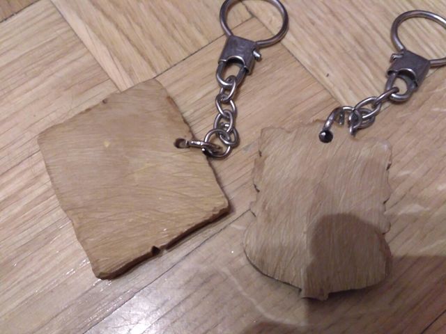 Dos llaveros recuerdo de Santillana del Mar