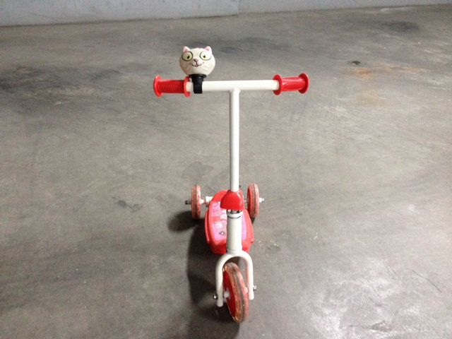 Skateboard Hello Kitty con altoparlante