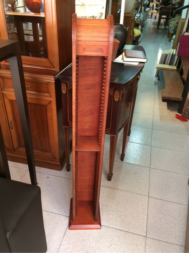 Mueble madera para cd,s con persiana de segunda mano por 30 € en A