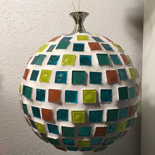 Lámpara de cristales de colores