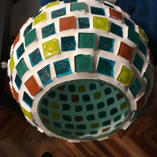 Lámpara de cristales de colores