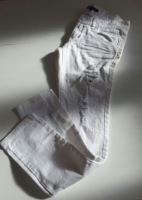 Pantalón blanco con rotos Talla 34