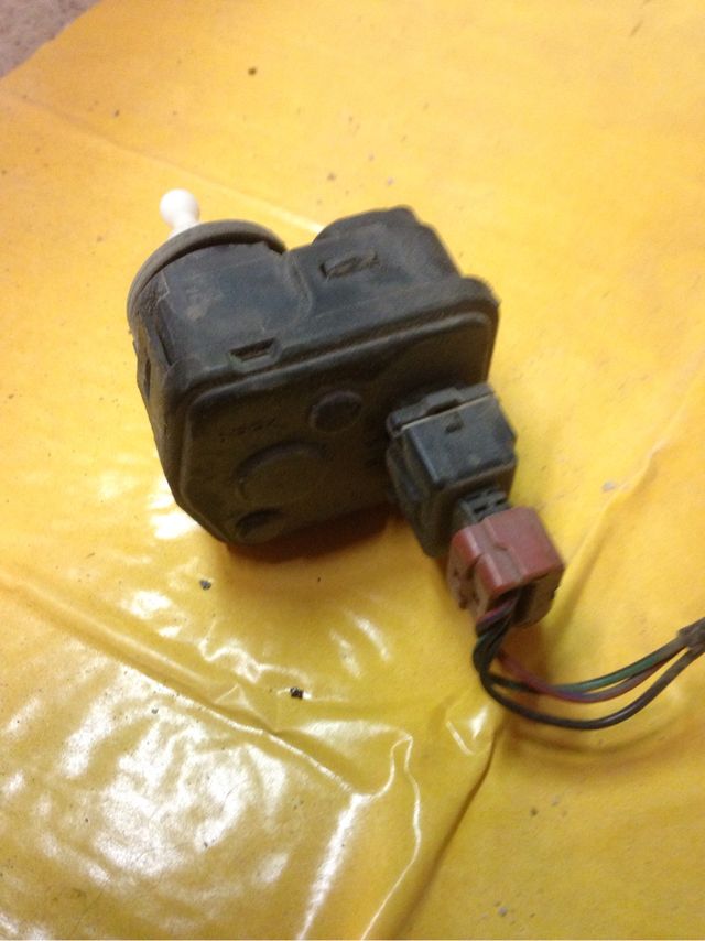 Regulador altura faros TerranoII