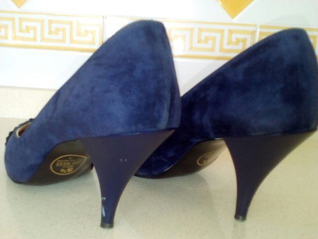 Zapatos tacón azul terciopelo. N. 38.