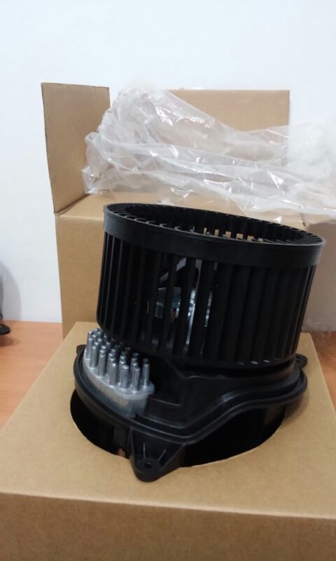 VENTILADOR INTERIOR DE FORD MONDEO MARCA "HALLÓ