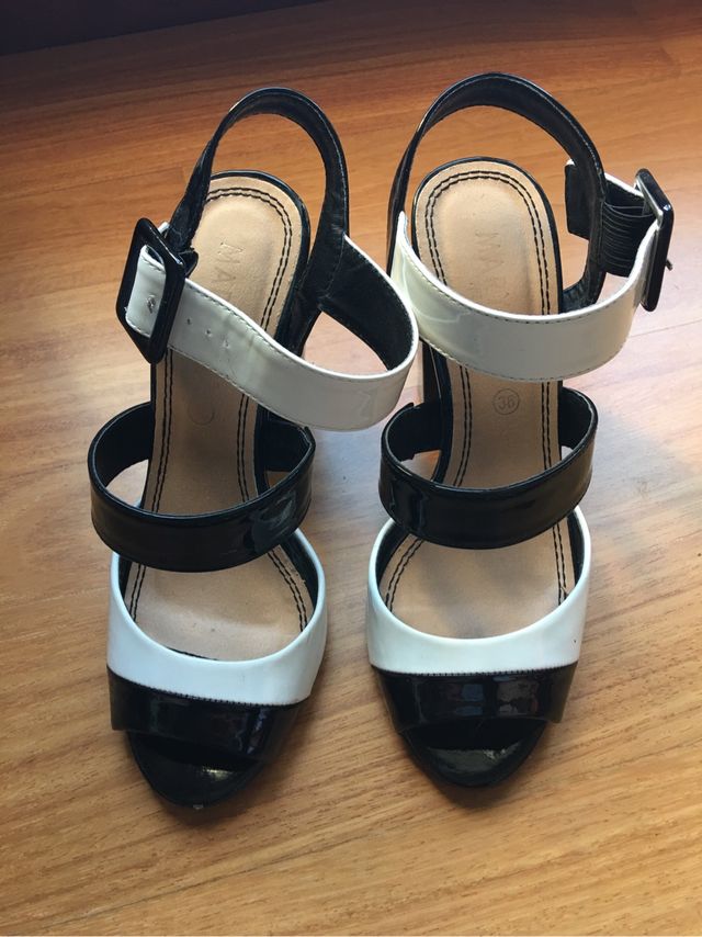 Zapatos de tacon ancho