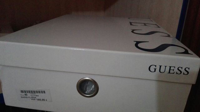 Zapatos GUESS