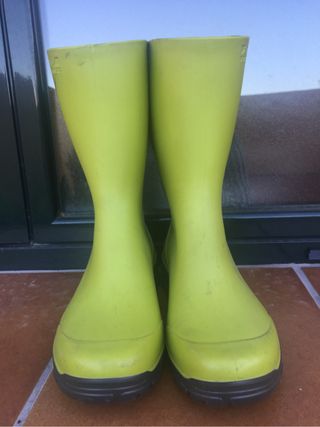 Botas de agua verdes decathlon de segunda mano por 5 EUR en Sonseca en  WALLAPOP